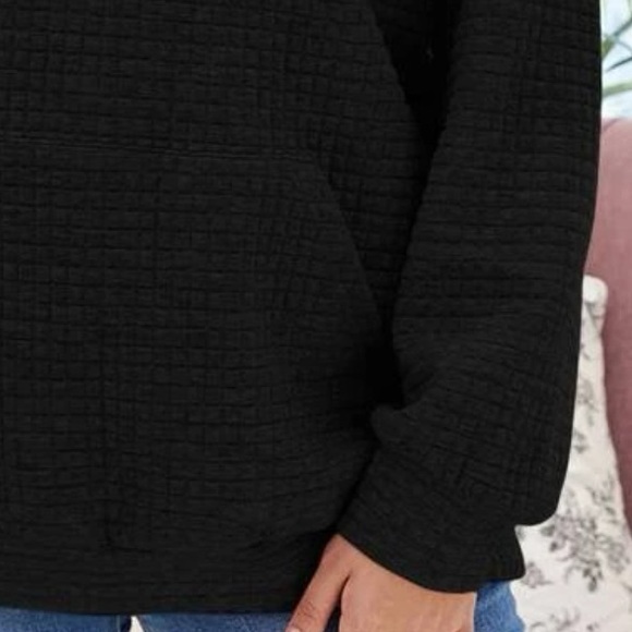 Black quilted hoodie - Picture 6 of 8